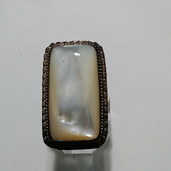 Mother of Pearl Ring - Picture 5 of 8